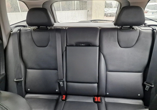 Volvo XC 60 cena 87900 przebieg: 135000, rok produkcji 2017 z Zawiercie małe 596